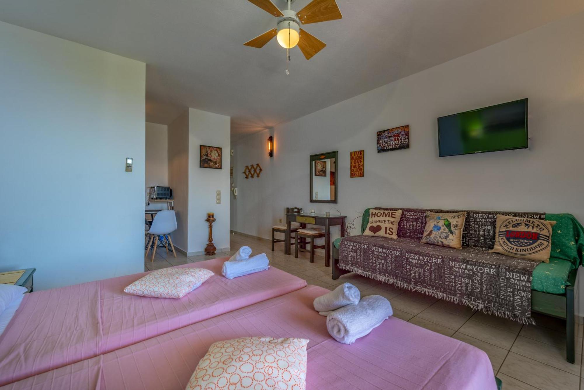 Seafront Spirit Suites Закинтос Номер фото