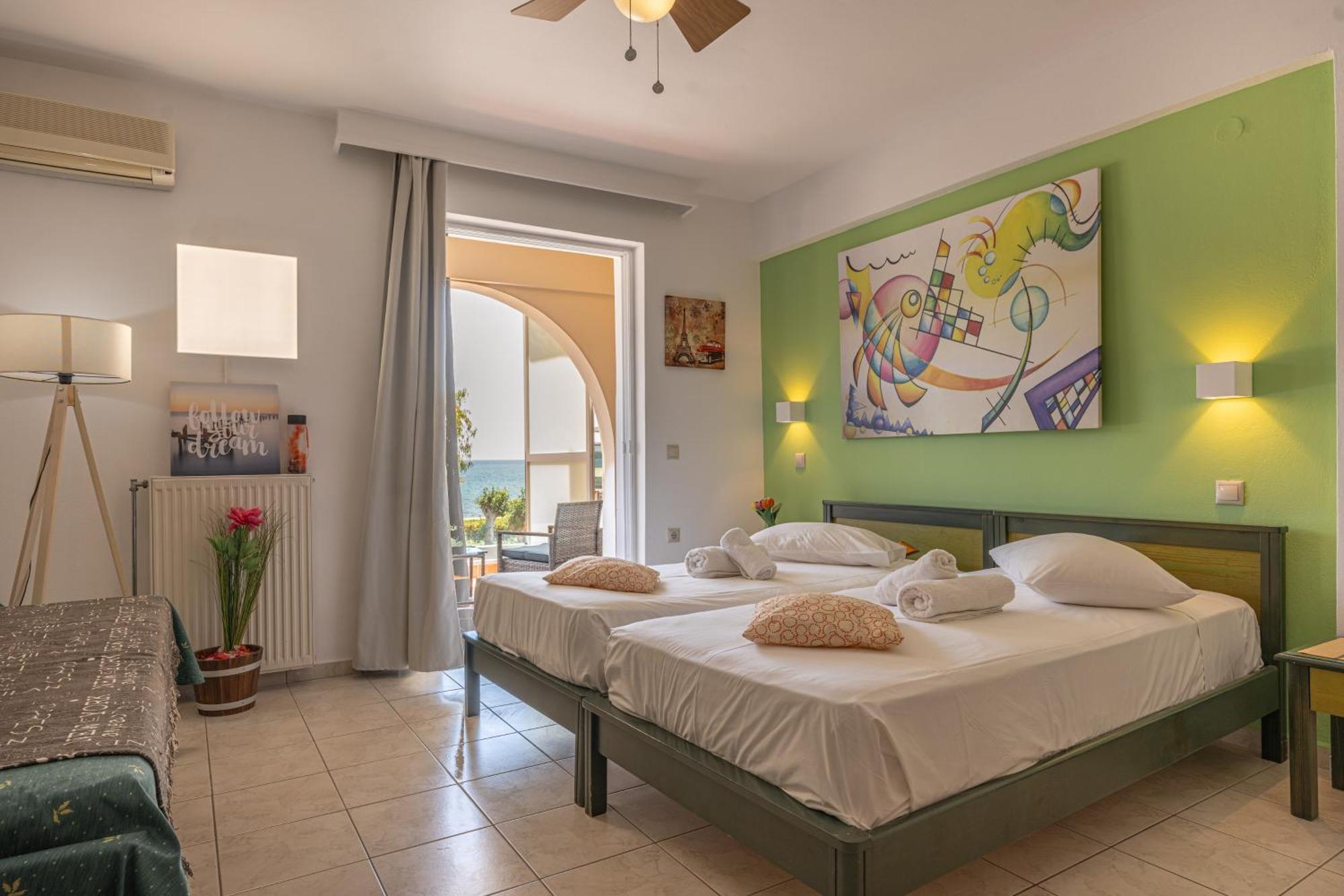 Seafront Spirit Suites Закинтос Номер фото